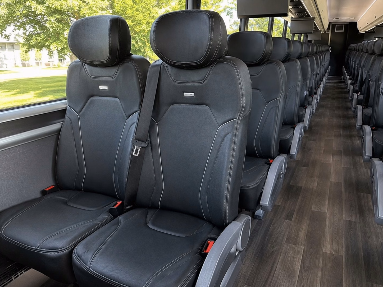 southfield wedding venue shuttle service keep every guest on schedule